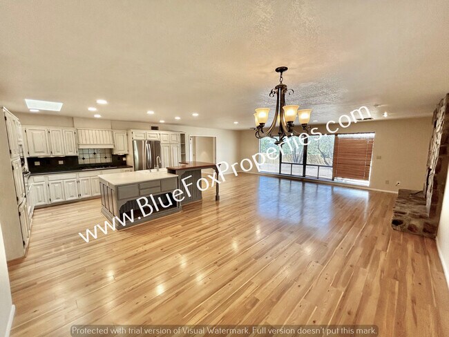 Building Photo - 4340 E Cerrada Del Charro