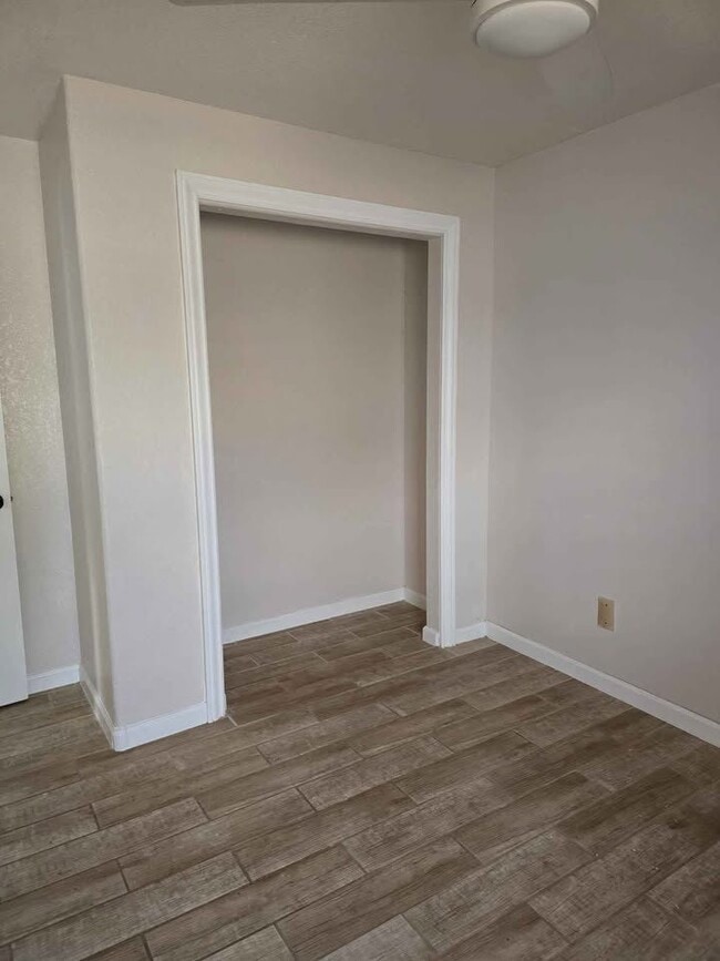 Building Photo - Avenue A Ranch