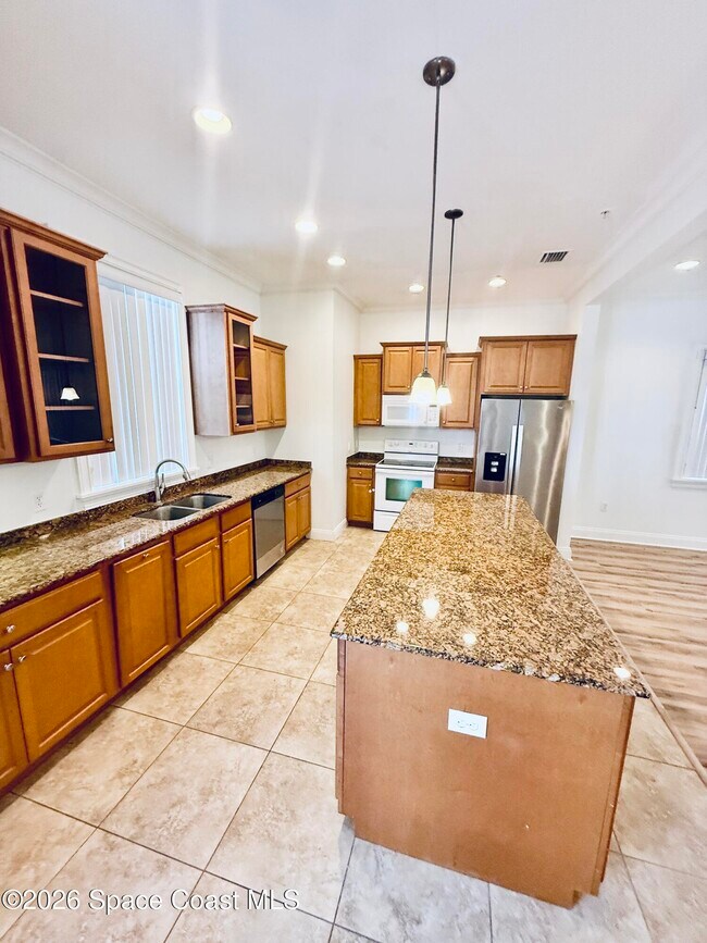 Building Photo - 860 Vignoles NE Ave