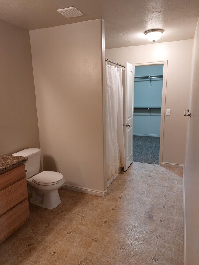 Building Photo - 2632 S 8800 W