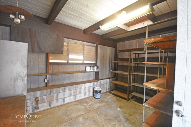 Building Photo - Kaneohe Charm -- 3 bed 1.5 bath SFH -- $3500/mo