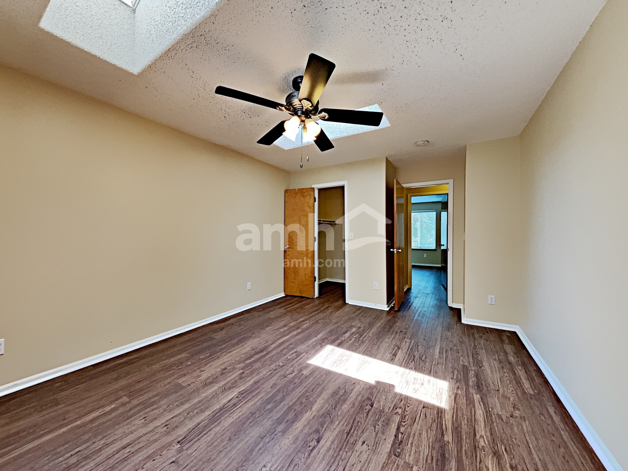 Building Photo - 13373 Mariposa Ct