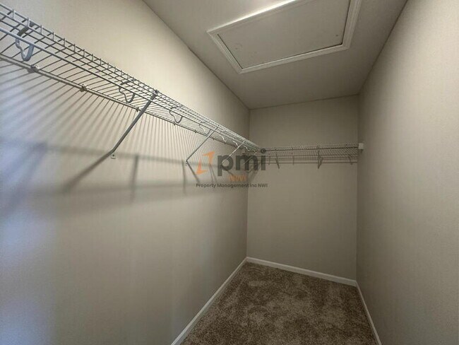 Building Photo - 8366 Kannon Dr