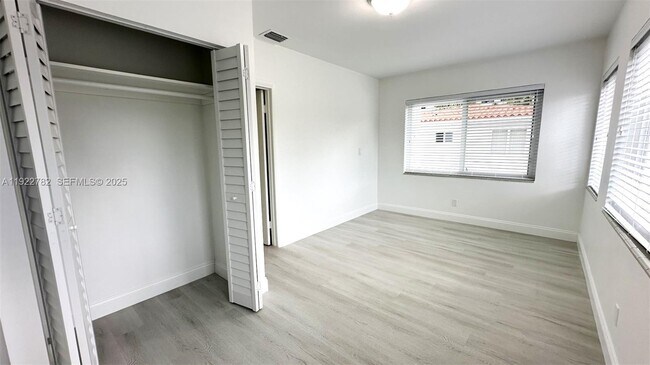 Building Photo - 2240 SW 16th Ct