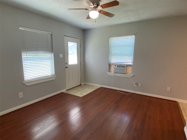 Building Photo - 311 S 3rd St