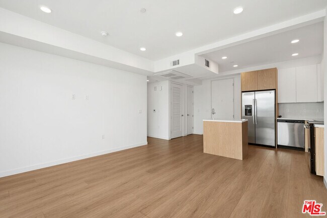 Building Photo - 4406 Fulton Ave