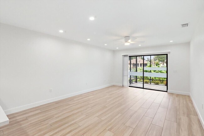 Building Photo - 11625 W Riverhaven Dr