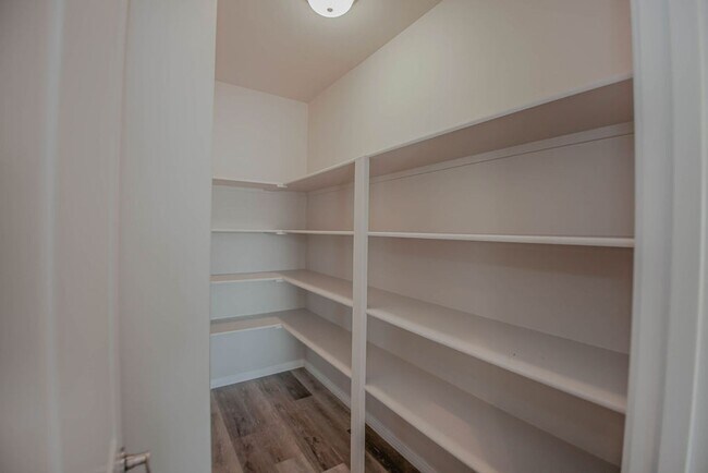 Building Photo - 745 Shadowleaf Ave