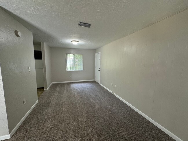 Building Photo - Home in Ridgeview