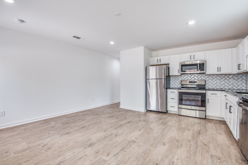 Building Photo - 410 Lansing St