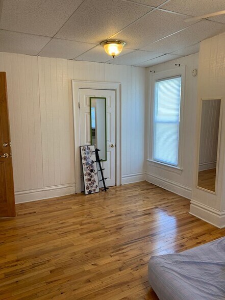Building Photo - 112 N Lancaster St