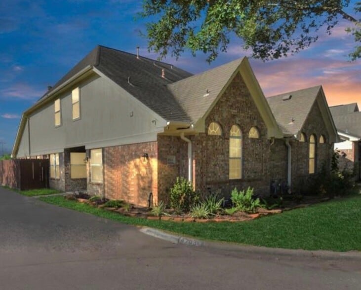Building Photo - 4703 Cashel Cir