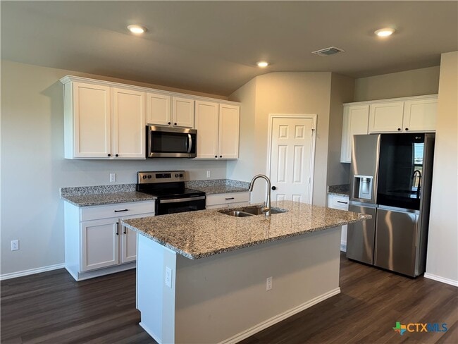 Building Photo - 402 Stone Vly Rd