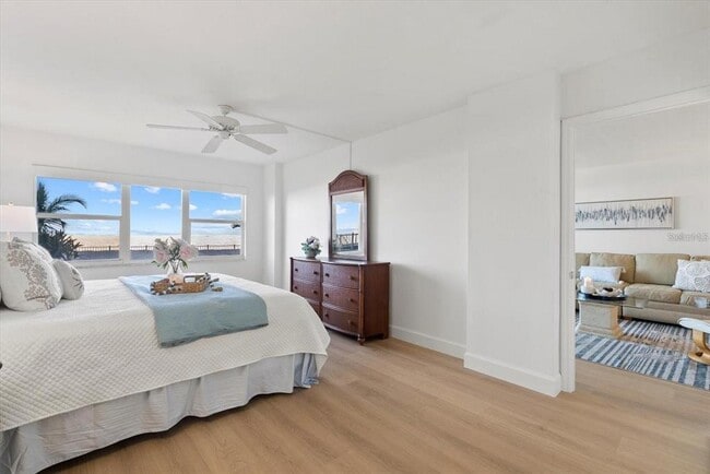 Building Photo - 255 The Esplanade N