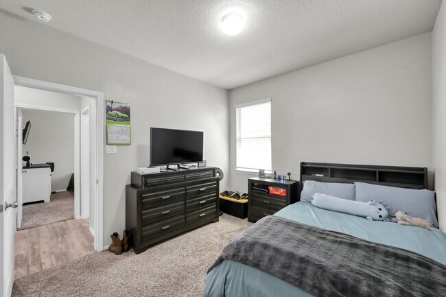 Building Photo - 2315 Strong Horse Dr