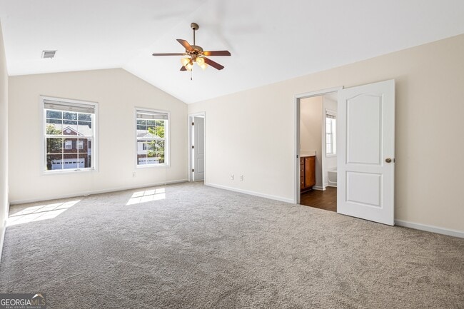 Building Photo - 558 Woodland Park Terrace