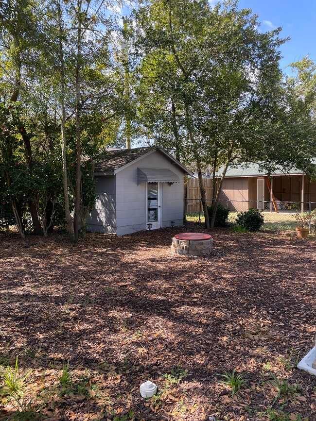 Building Photo - Midtown Bungalow