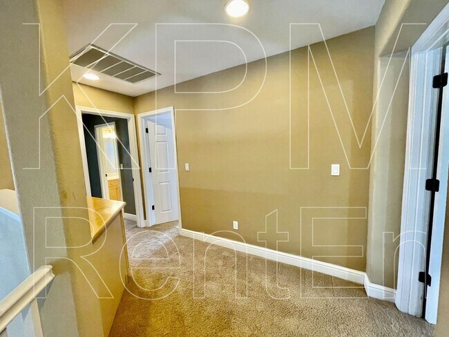 Building Photo - 5879 Riverbank Cir