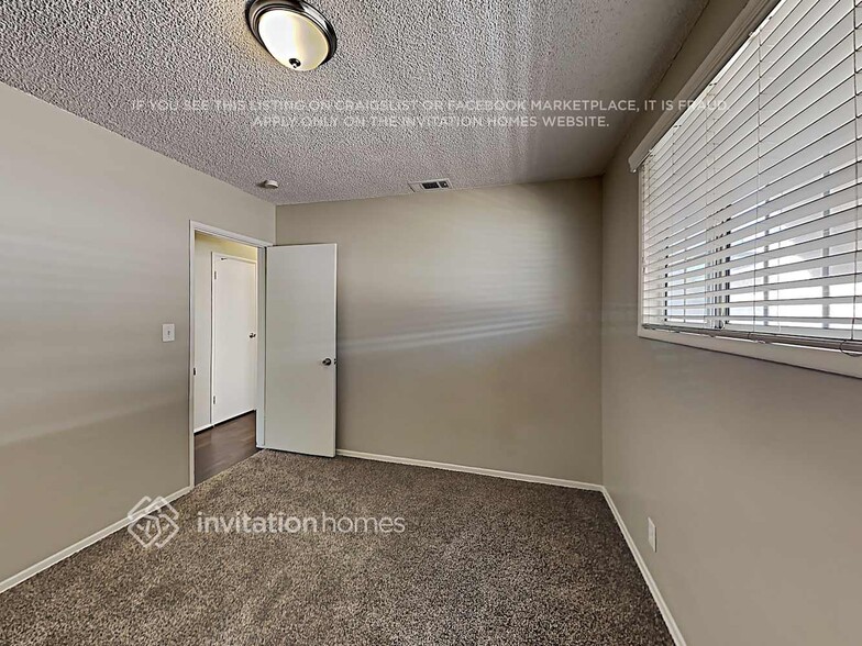 Building Photo - 13618 Saranac Dr
