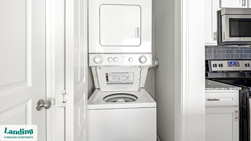 Building Photo - 1000 Henderson St