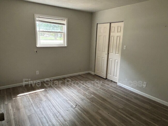 Building Photo - 201 W Allen St