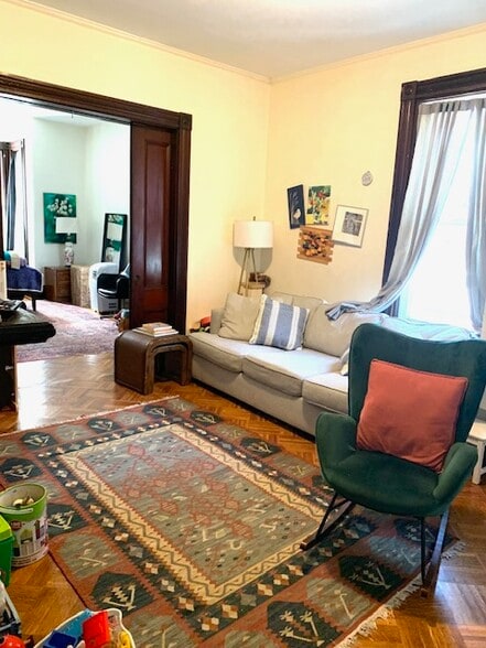 Living room w/mantel - 251 School St