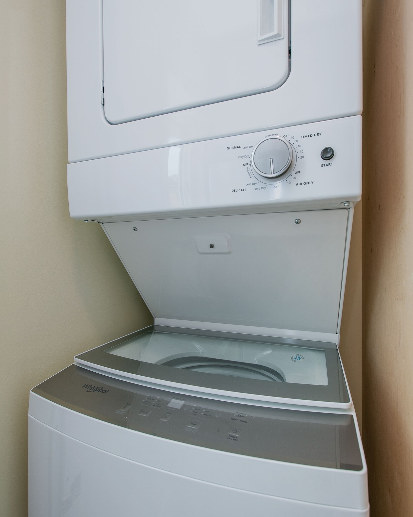 In-Unit Washer Dryer - 3132 S Canfield Ave