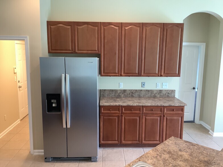 Building Photo - 937 E Terranova Way