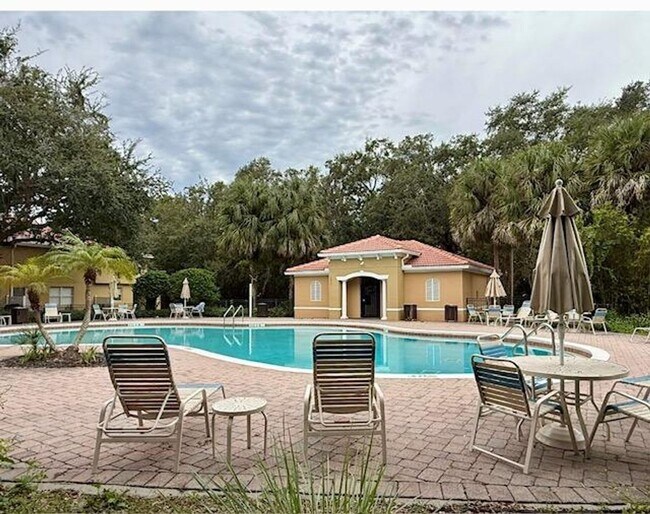 Building Photo - 3 Bedroom 2 1/2 Bathroom Townhome in the Gated community of Compass Bay