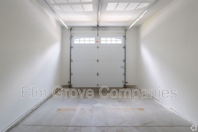 Building Photo - 64 Monroe Dr