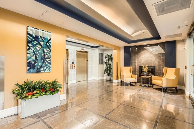 Building Photo - 300 W 11th Ave