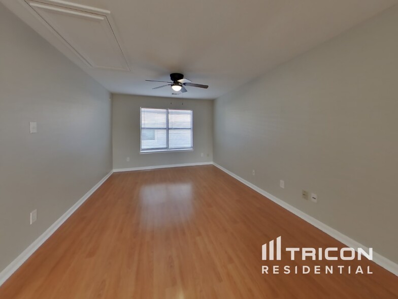 Building Photo - 15543 Liberty Cypress Ct