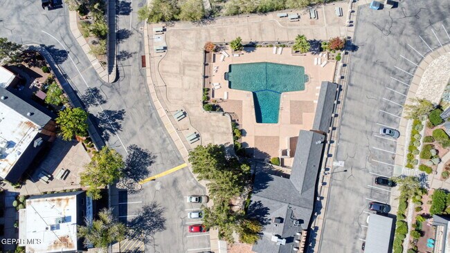Building Photo - 4800 N Stanton St