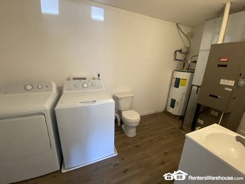 Building Photo - 708 Graceland Ave