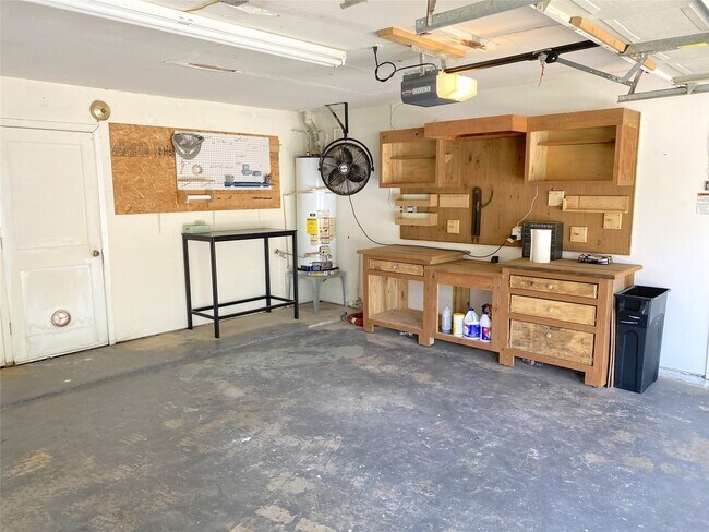 Building Photo - 25419 Glen Loch Dr