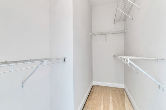 Building Photo - Spacious End Unit with Garage in Gated Com...