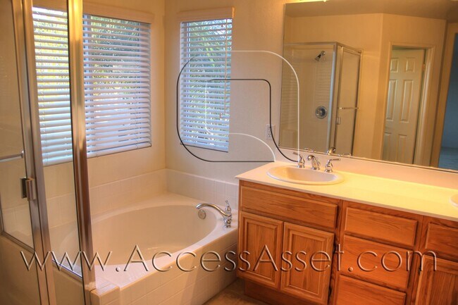 Building Photo - 44689 Vail Oak Rd