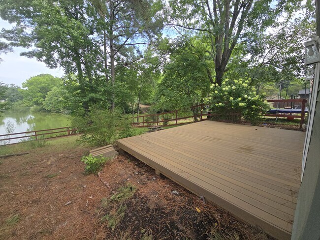 Building Photo - 5360 Chatham Hall Dr