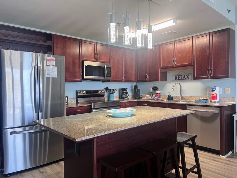 Kitchen has all you need and more. - 9860 S Thomas Dr