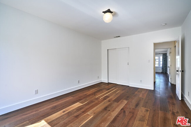 Building Photo - 1430 S Sierra Bonita Ave