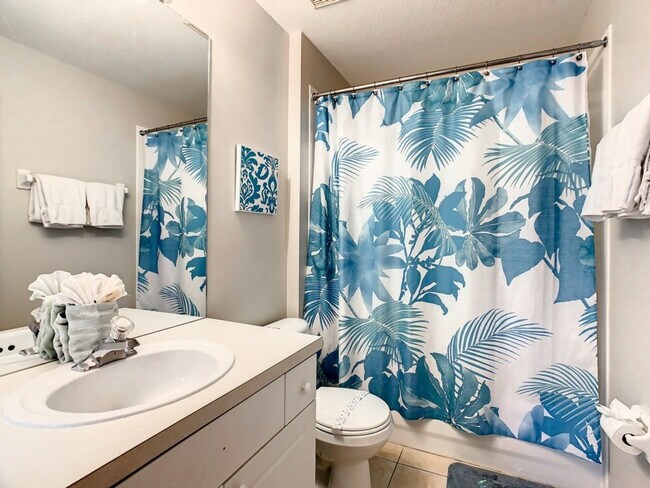 Building Photo - 2314 Silver Palm Dr