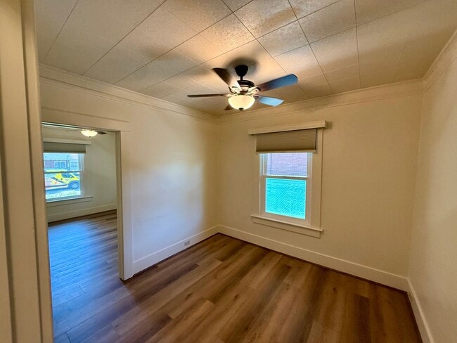Building Photo - Two bedroom one bath brick charmer!