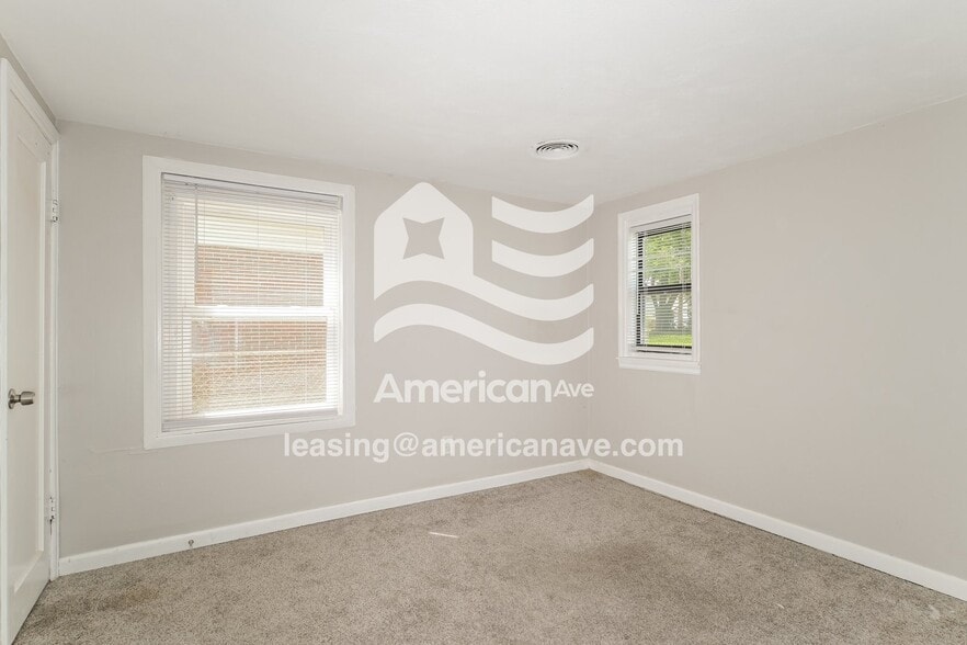 Building Photo - 9207 Bobb Ave