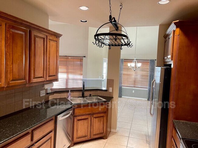 Building Photo - 917 Renita Way
