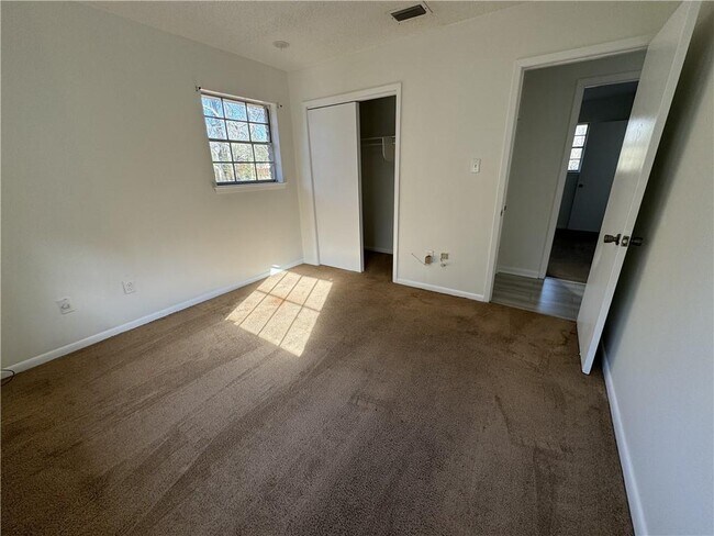 Building Photo - 7445 Bowers Ln