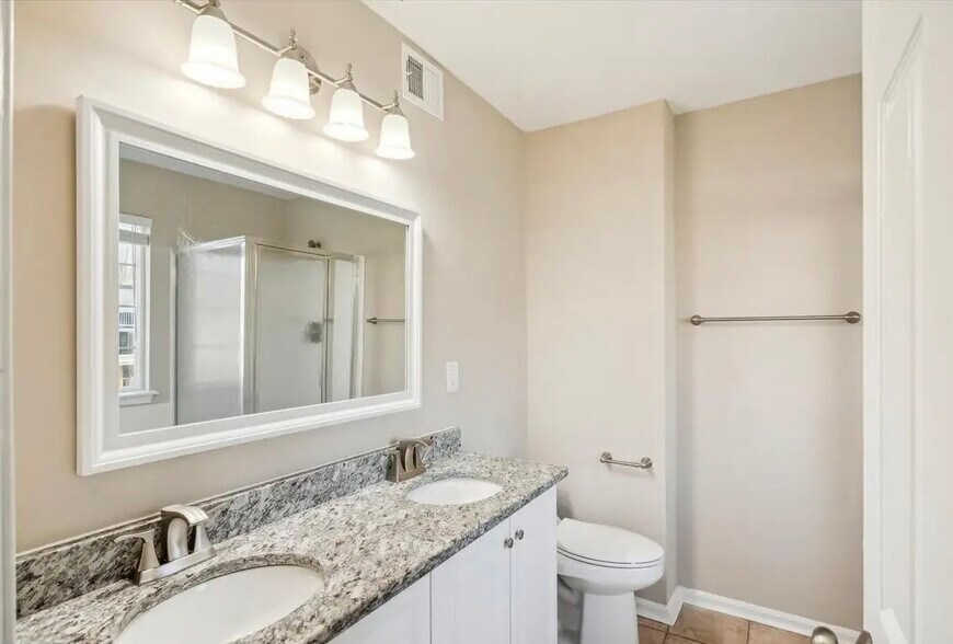 Building Photo - 12828 Dunkirk Dr