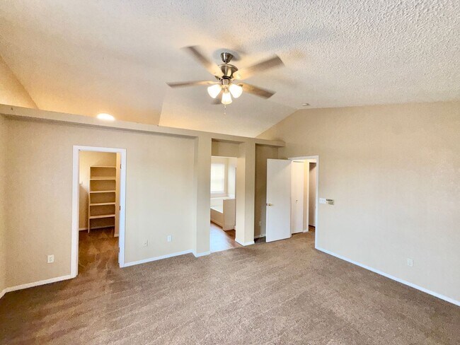 Building Photo - 6050 Emma Ln