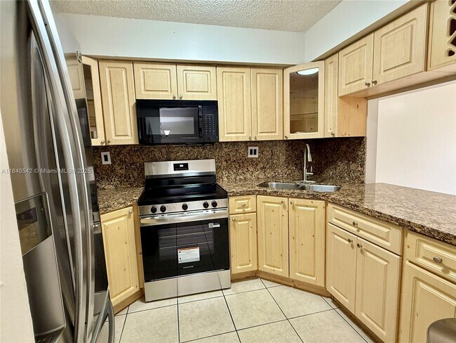 Building Photo - 5765 W 25th Ct