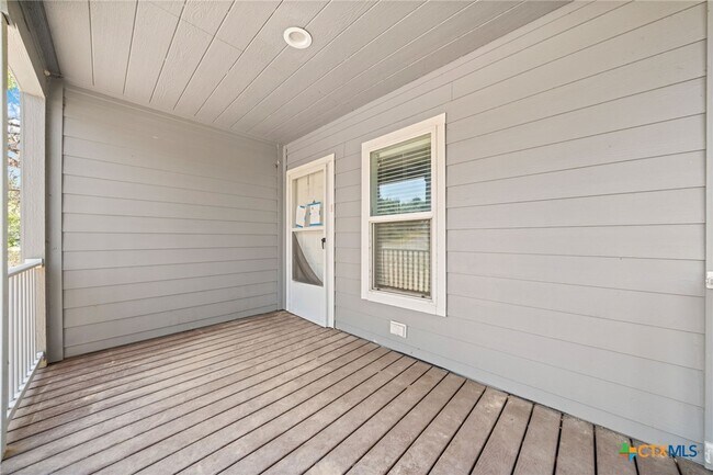 Building Photo - 711 La Cresta Dr