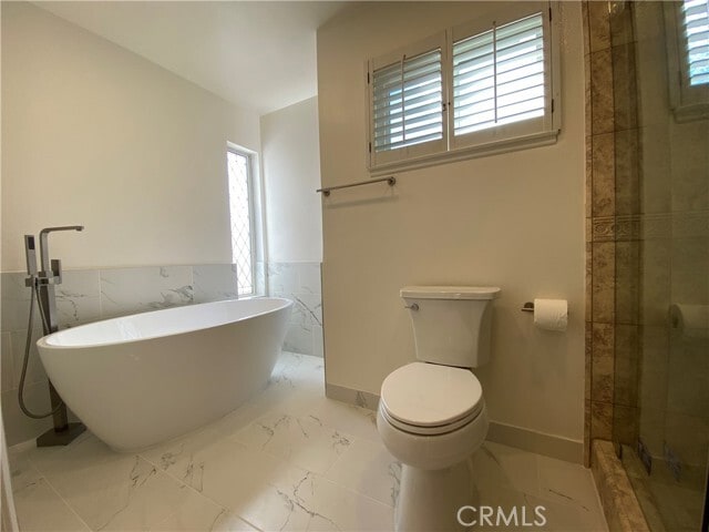 Building Photo - 2072 Maverick Cir